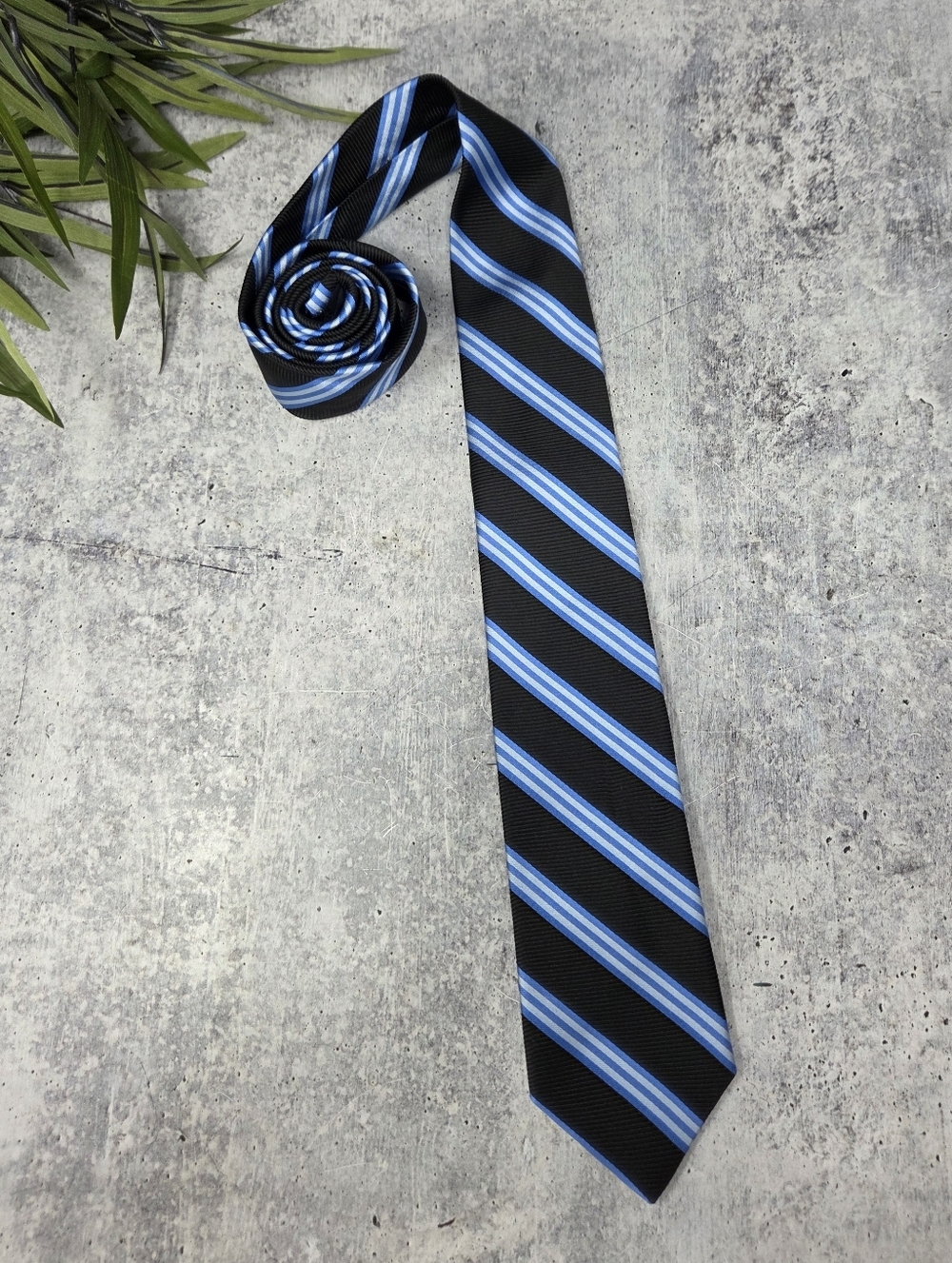 Brooks Brothers Black Blue White Diagonal Striped Silk Tie